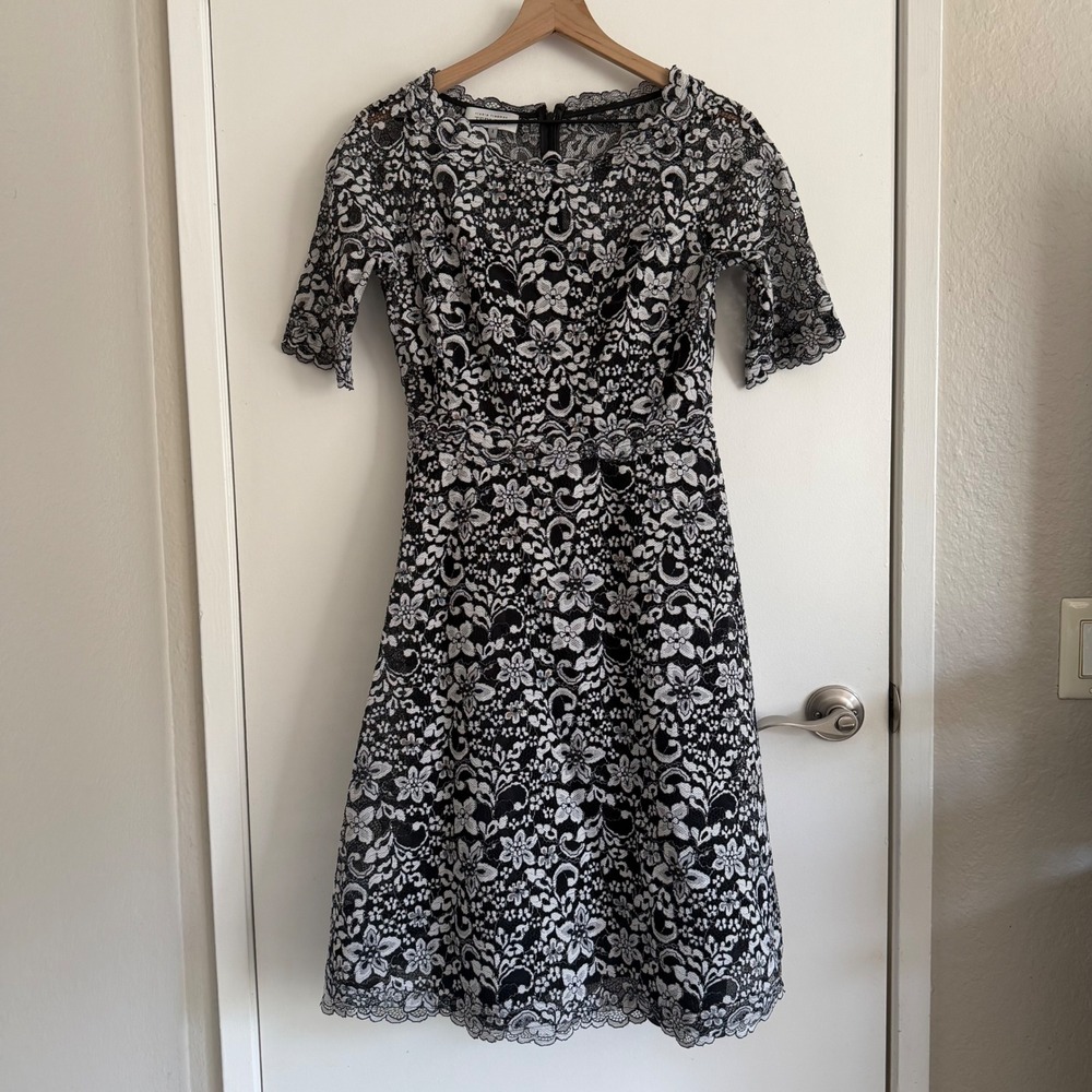 Rickie Freeman Teri Jon Black Floral Lace Cocktail Dress Size 4 Classy Chic